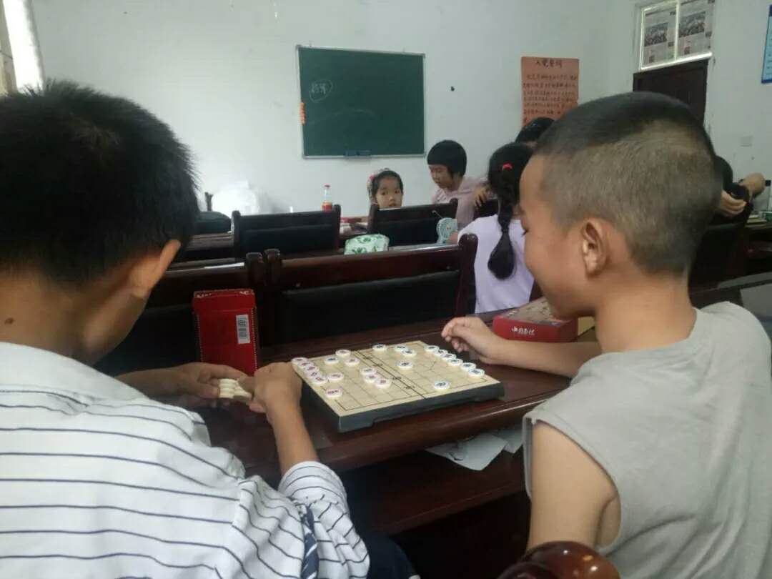 课外下棋 胡兆芳.png