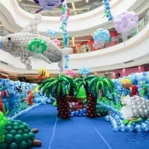 2015年资阳首届顶级气球艺术节“疯狂的气球”上万只气球来到资阳城