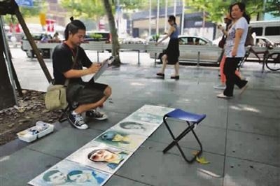 上海持证街头艺人现状:获市民认可 还有了一些粉丝