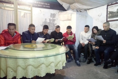 上游社区部分党员到五凤溪开展研学活动
