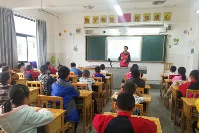 川农大人文学院学生在大兴镇小学开展弘扬传统文化志愿活动