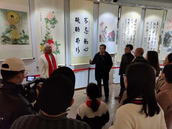 成都广安商会党支部组织党员，参观建党100周年书画作品展
