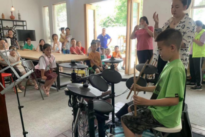 新都区斑竹园街道三河村关工委开展少年儿童音乐培训活动