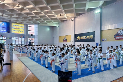 300多名运动员参赛！2023年四川省青少年空手道锦标赛在蓉举行