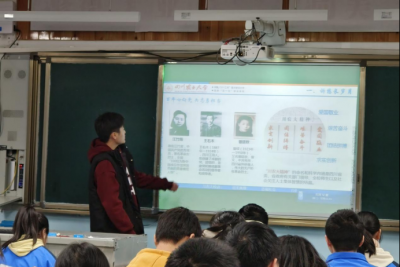 四川农业大学正道的光队伍回归高中校园，宣讲寒假校园行的社会实践之旅